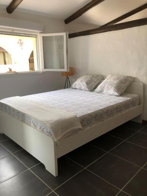 Logement Insolite Au Coeur D'Une Ecurie آرْلْ المظهر الخارجي الصورة