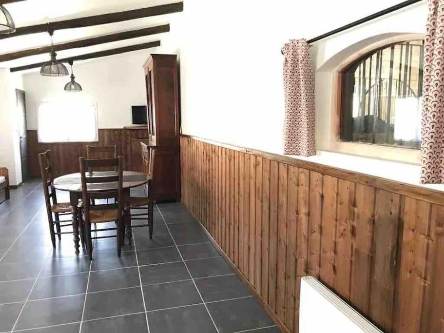Logement Insolite Au Coeur D'Une Ecurie آرْلْ المظهر الخارجي الصورة